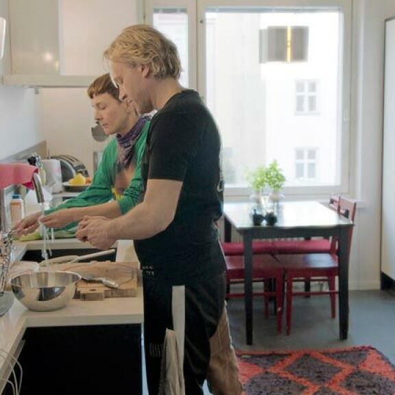 Kari kertoo, ettei aio enää tehdä liikaa töitä. – Kokkaaminen on jatkossa vain ruuanlaittoa, keskityn nyt lapsiini. Kari kertoo, ettei aio enää tehdä liikaa töitä. – Kokkaaminen on jatkossa vain ruuanlaittoa, keskityn nyt lapsiini.