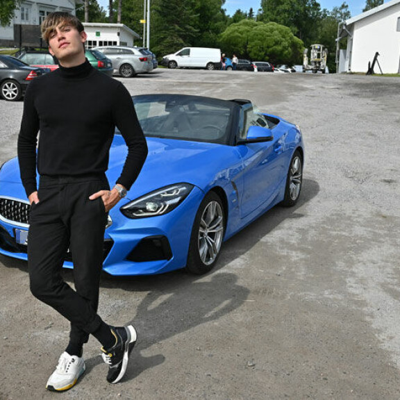 Oho, poppari Robin Packalenilla on kumma tatuointi hyvin erikoisessa paikassa kehoa - tuoreet kuvat paljastavat salaisuuden! Mihin tämä tatuointi liittyy? Robin tatuointi