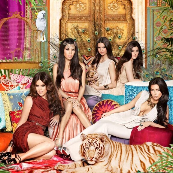 Seksivideo siivitti suosioon! Kim Kardashian täyttää 40 vuotta – kohukaunottaren elämä täynnä skandaaleja! Keeping Up With The Kardashians