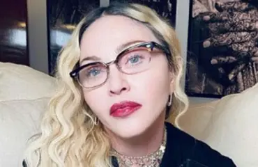 Madonnan muuttunut ulkonäkö uudessa somekuvassa herättää ihmetystä - joutui törkeiden kommenttien ja trollihyökkäyksen kohteeksi: ”Syöt ihmisiä ja juot verta!”