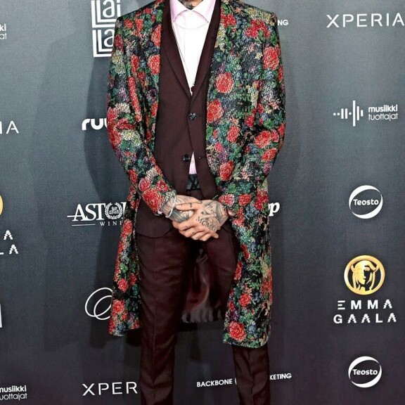 Mikä yhdennäköisyys! Mikael Gabriel on kuin nuori Johnny Depp – katso vertailukuvat! Mikael Gabriel