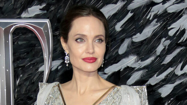 Rahat lopussa? Angelina Jolie shoppaili halpahallissa tyttäriensä kanssa - katso paparazzikuvat! angelina jolie