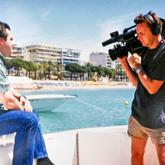 Pekka tuotti Hollywood Xpress -viihdemakasiinia seitsemän vuoden ajan Hollywoodissa 90-luvun lopulla. Juontajana oli Teemu Virtanen. Pekka tuotti Hollywood Xpress -viihdemakasiinia seitsemän vuoden ajan Hollywoodissa 90-luvun lopulla. Juontajana oli Teemu Virtanen.