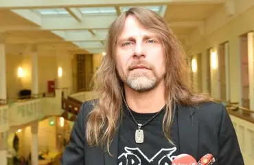 Viikon Kääk!-juorut: Jone Nikulan jättiverot menivät ulosottoon!
