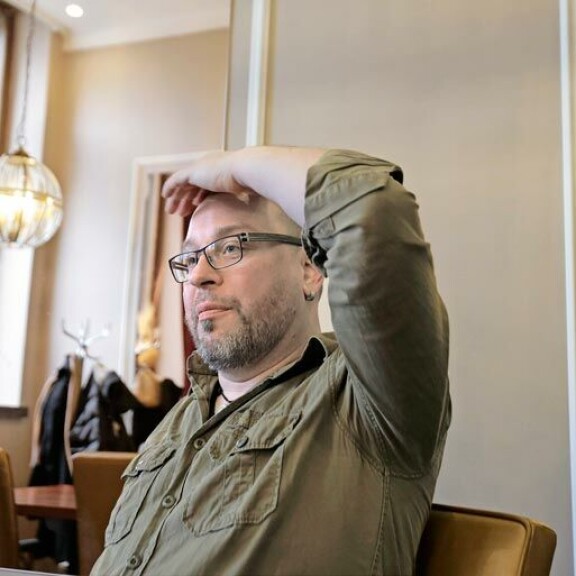 Ile iloitsee, että Vexin poika Topi Salmi on jatkanut isänsä jalanjälkiä musiikin parissa. Ile iloitsee, että Vexin poika Topi Salmi on jatkanut isänsä jalanjälkiä musiikin parissa.