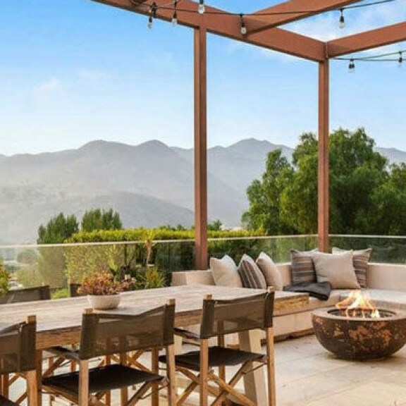 Näyttelijäkomistus Chris Hemsworth myy taloaan viidellä miljoonalla: luksuslukaalista aukeavat hengästyttävät maisemat - katso kuvat! 11