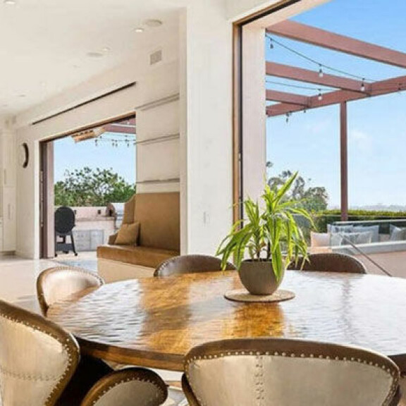 Näyttelijäkomistus Chris Hemsworth myy taloaan viidellä miljoonalla: luksuslukaalista aukeavat hengästyttävät maisemat - katso kuvat! 14