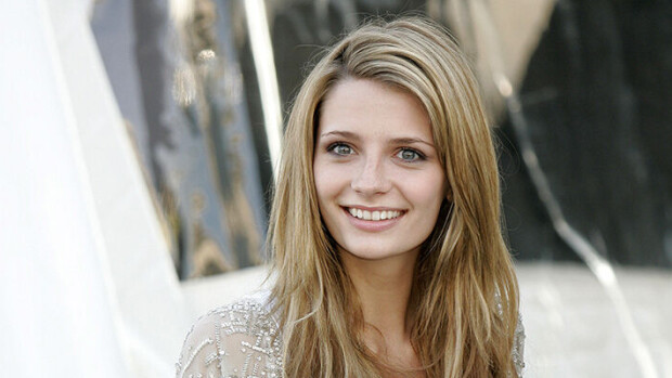 Hiljaiseloa vuosia pitänyt O.C.-tähti Mischa Barton, 34, bongattiin kuhertelemasta mysteerimiehen kanssa - vieläkö tunnistaisit? Mischa Barton