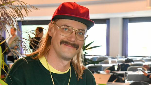 Vain elämää -tähti Stig, 42, paljasti kihlausuutisen: Kesähäät tulossa! Stig Vain elämää -pressissä