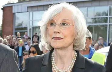 Missilegenda Armi Kuuselan suuri suru: Jussi-poika menehtyi - Armi valvoi kuolinvuoteella loppuun asti