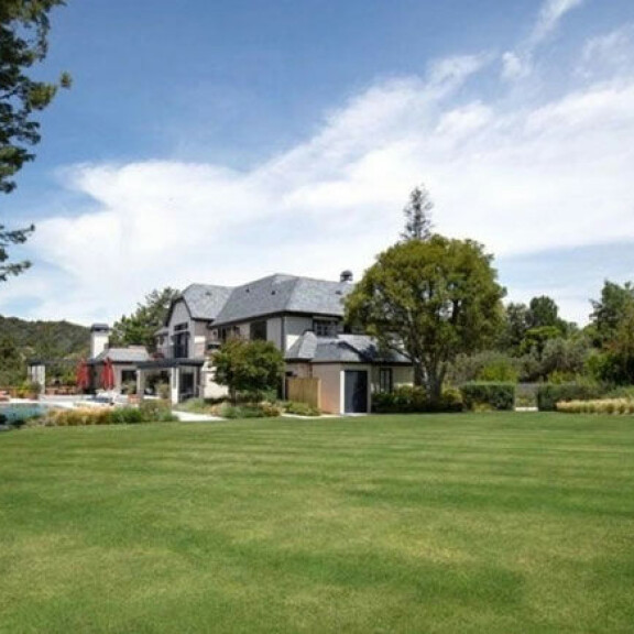 Oho, Justin Bieber, 26, julkaisi Hailey-vaimostaan, 24, harvinaisen vähäpukeisen kuvan: puolialaston poseeraus aiheutti tyrmäävän some-reaktion - katso! 2