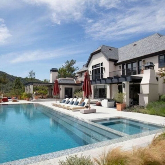 Oho, Justin Bieber, 26, julkaisi Hailey-vaimostaan, 24, harvinaisen vähäpukeisen kuvan: puolialaston poseeraus aiheutti tyrmäävän some-reaktion - katso! 3