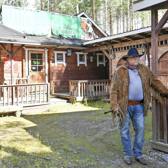 Western-teemaa Kiihtelysvaarassa elävä Juha Pyykkö kertoo: Viina ja luonto yhdistivät suomalaissiirtolaiset ja intiaanit USA:ssa! Ranch
