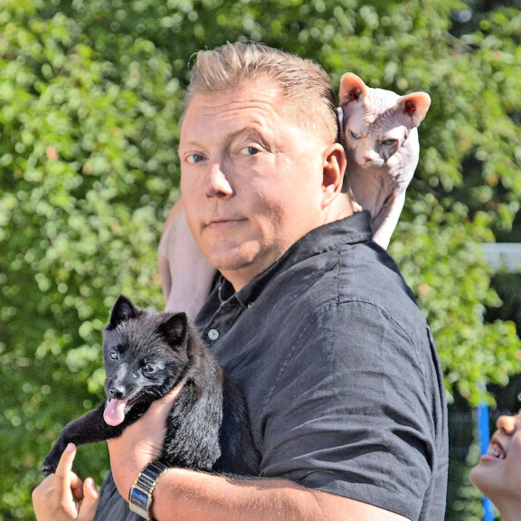 Veikeä Lua-koira on Vesa Keskisen perheen tulokasjäsen: Schipperke-rotu on hellyydessään ylittämätön! Kuvat! d