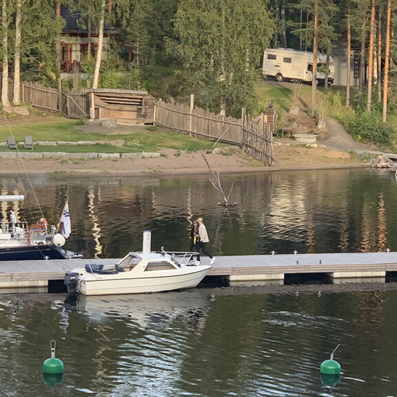 Sara ja Jeffrey suuntasivat takaisin hotellille samppanjaristeilyn jälkeen. Sara Chafak ja Jeffrey