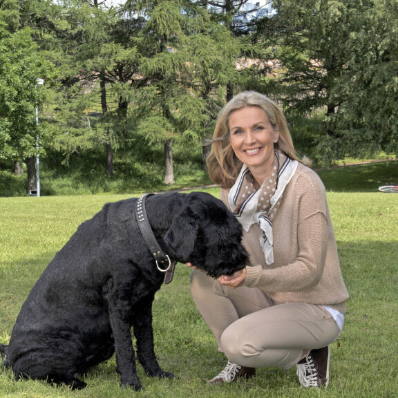 Tanja Karpela 50 vuotta! Koko kansan seksisymbolista tuli ministeri, sitten hän katosi julkisuudesta - näin hän on muuttunut vuosien varrella! Tanja Karpela