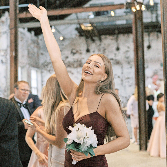 Sunneva Kantolan ihanat häät ruukilla – vieraiden joukossa Alina Voronkova ja Erika Helin, upean antavassa mekossa! Erika Helin