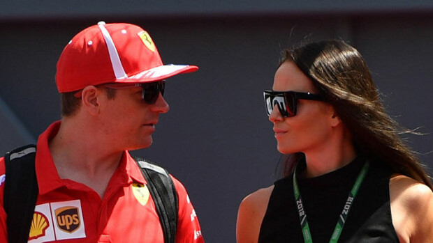 Kimi ja Minttu Räikkönen viettävät neljättä hääpäiväänsä - Minttu julkaisi harvinaisen kuvan parin häistä: 'Rakastan sinua enemmän joka vuosi!' kimi ja minttu räikkönen