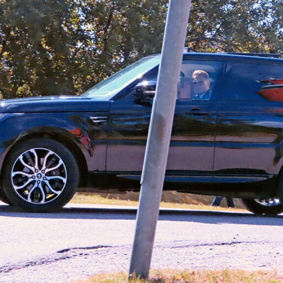 Paparazzikuvat ökyhäistä: Cheek jäi ampiaisen kynsiin – Arman Alizad riensi apuun! Cheek