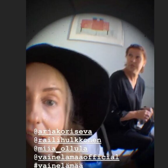 Mariska ja Arja Koriseva huolissaan meikkajistaan. Kuvakaappaus Mariskan Instagram-tililtä. Mariska vain elämää