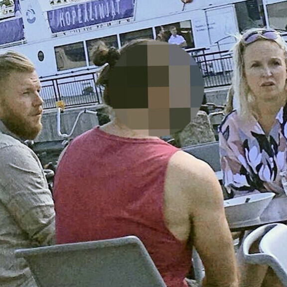 Viikon Kääk!-juorut: Tuure Boelius popitti öky-Mersullaan, mutta mitä teki Kalle Palander tai Tarja Halonen? Kuvat! Jutta Larm