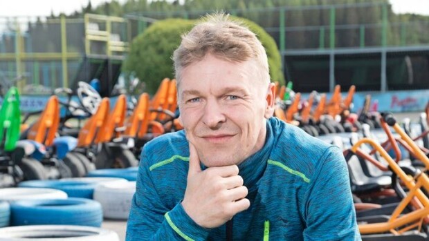 Rajun perheriidan seuraus: Toni Nieminen otti lapset mukaansa – ”Olen nyt yksinhuoltajaisä!” Toni Nieminen