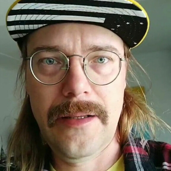 - Se olisi kesäleirille lähtö edessä, Stig toteaa. Kuvakaappaus Stigin Instagramin tarinoista. stig vain elämää