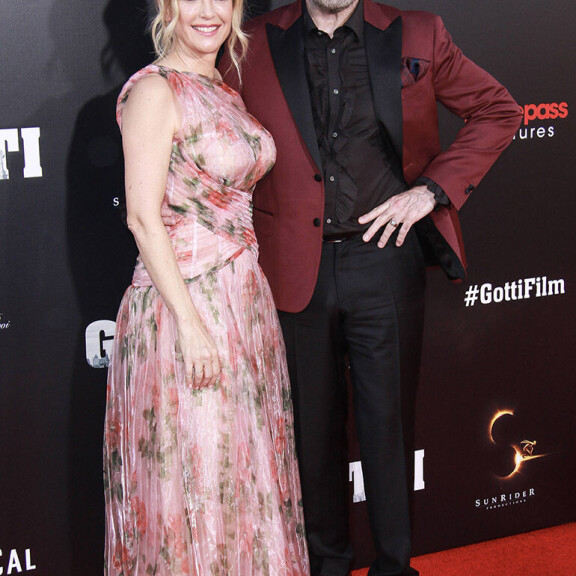 John Travoltan vaimo, näyttelijä ja malli Kelly Preston, 57, on kuollut sairauden nujertamana: 'Hän piti taistelunsa yksityisenä' Kelly Preston