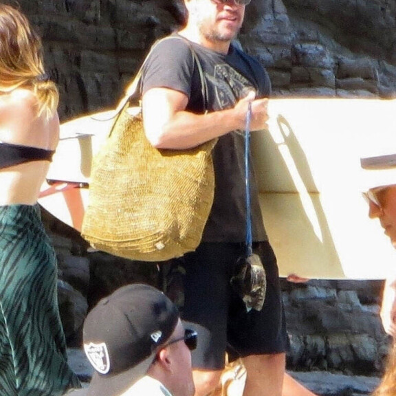 Oho, onko tämä rantaleijona tosiaan hurmurinäyttelijä Matt Damon?! Matt Damon