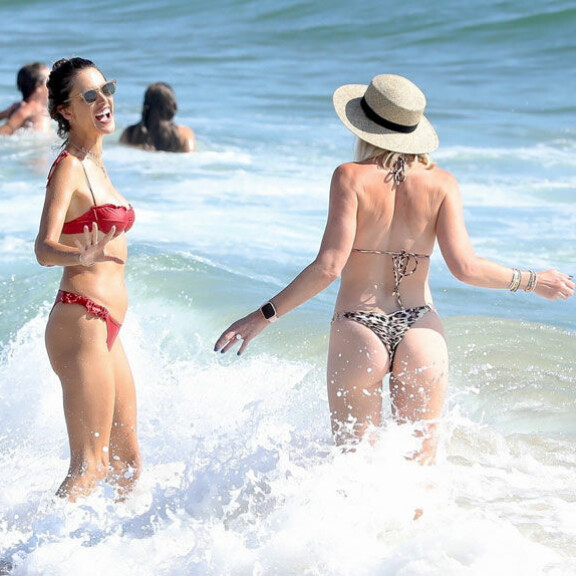 Jestas sentään! Supermalli Alessandra Ambrosio ja topless-tyylillä rannalle! Katso kuvat! Alessandra Ambrosio 3