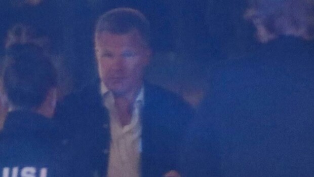 Dramaattinen kohtaus julkkisbileissä! Mika Salo ja seurapiirikaunotar pelastivat miehen tukehtumiselta – kuvat! Mika Salo