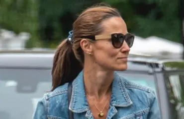 Paparazzikuvat: tyyliniekka Pippa Middleton kärräsi lastenrattaita denimissä - piilotti kuuluisan peppunsa!