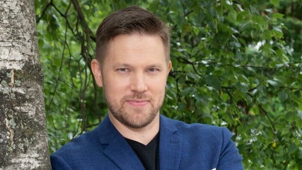 Suosikkijuontaja Juha Perälä uudesta aluevaltauksestaan: ”En mene televisioon, jotta saan naamani esille!” Juha Perälä