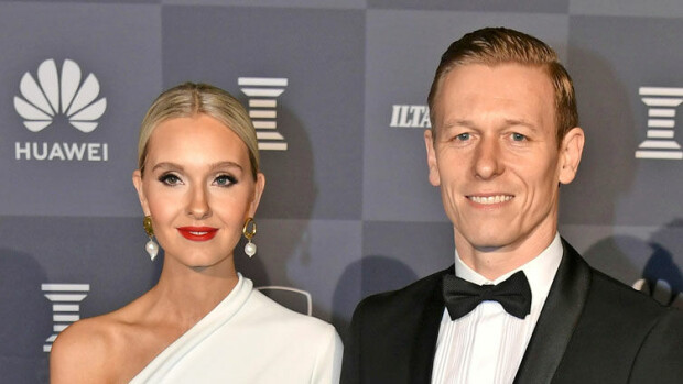 Metti Forssell paljastaa: Blondin kanssa hempeillyt Mikael Forssell varoitti puhelimessa villin bileillan tapahtumista - 'Saattaa näyttää pahalta!' Mikael Forssell ja Metti Forssell