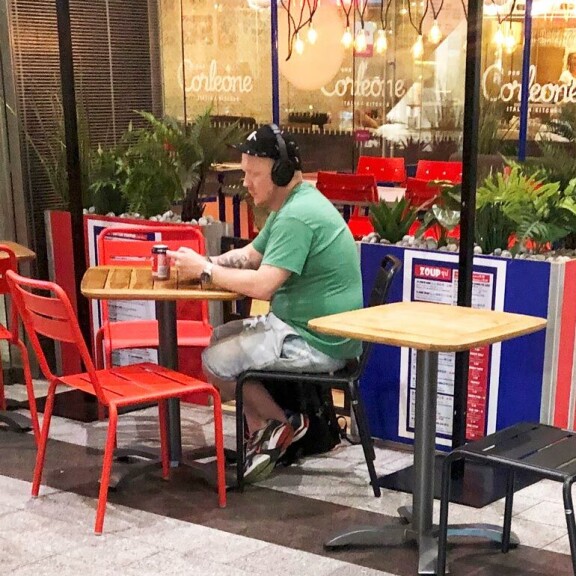 Viikon Kääk!-juorut: Tuure Boelius joutui poliisin puhutteluun – kuva! Redrama