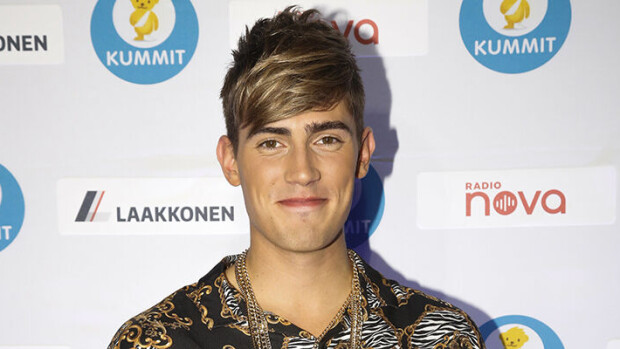 Robin Packalen julkaisi aivan järisyttävän vatsalihaskuvan - katso! 'Onks tää Robbe enää laillista?' Robin Packalen