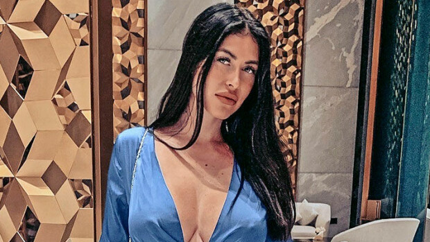 Playboy-malli Taru Kalenov poseeraa nyt rinnat paljaana: julkaisi otoksia strippiklubilta ja makuuhuoneesta - edessä uusi ura erotiikan parissa? Kuvat! Taru kalenov