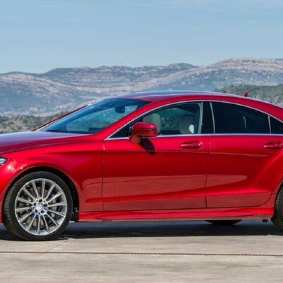 Gettomasa kurvailee räppärin tyylille sopien todellisella öky-Mersulla. Häneltä löytyy kuvan kaltainen Mercedes-Benz CLS 500 4-Matic -luksuskärry, joka on ollut tuttu näky muun muassa Savonlinnassa. Gettomasa kurvailee räppärin tyylille sopien todellisella öky-Mersulla. Häneltä löytyy kuvan kaltainen Mercedes-Benz CLS 500 4-Matic -luksuskärry, joka on ollut tuttu näky muun muassa Savonlinnassa.