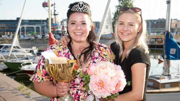 Miss Plus Size -voittaja Siiri Lipiläinen esitteli Pauliina-rakkaansa: Tapasimme Tinderissä! Miss Plus Size Siiri Lipiäinen ja Pauliina