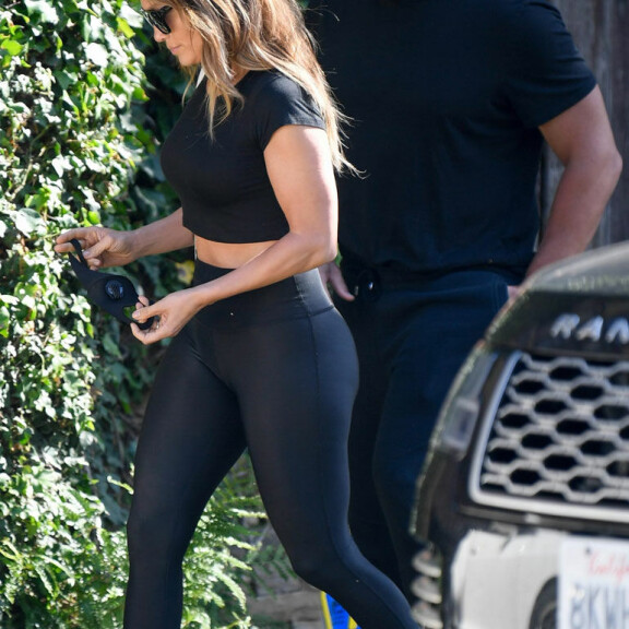 Tässäkö Jennifer Lopezin uusi luksuskoti? Latinotähti kävi katsomassa kämppää tiukat 'ostohousut' jalassaan - kuvat! Jennifer Lopez