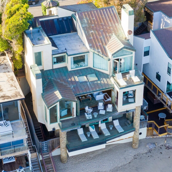 Tässäkö Jennifer Lopezin uusi luksuskoti? Latinotähti kävi katsomassa kämppää tiukat 'ostohousut' jalassaan - kuvat! Jennifer Lopez