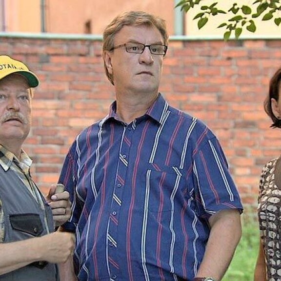 Jarmo esitti Seppo-talkkaria Salkkareiden alusta vuoteen 2013, mutta käväisi sarjassa vielä 2017. Kuva on vuodelta 2010, jolloin Ismo ihmetteli, kun poliisi tuli hakemaan Seppoa. Jarmo esitti Seppo-talkkaria Salkkareiden alusta vuoteen 2013, mutta käväisi sarjassa vielä 2017. Kuva on vuodelta 2010, jolloin Ismo ihmetteli, kun poliisi tuli hakemaan Seppoa.