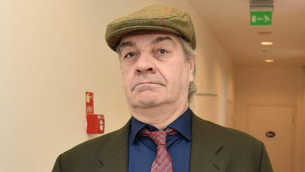 IS: Näyttelijä Jussi Lampi upposi rahattomuuteen koronakriisin takia – edes Kelalta ei tipu rahaa: 'Joka aamu herään samaan painajaiseen!' Jussi Lampi