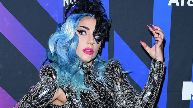 Lady Gaga käytti mittaamattoman arvokasta timanttikorua: häipyi Hollywood-juhlista ilmoittamatta – turvamiehille iski paniikki! Lady Gaga