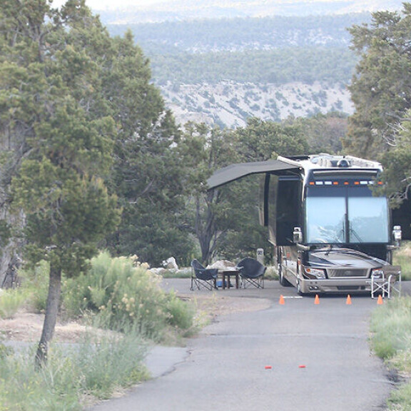 Justin Bieber ja mallivaimo löysivät syyn paljastella keskellä vuoria - kuvasarja! stin Bieber ja Hailey loma