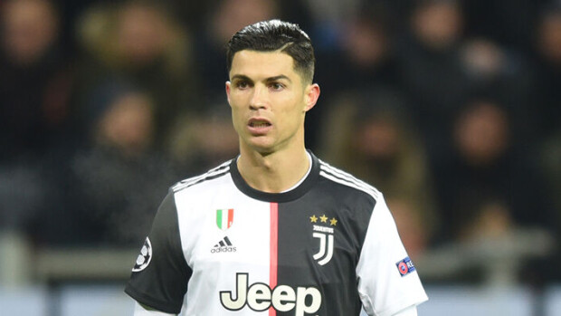 Cristiano Ronaldo järjesti näyttävät synttärijuhlat kaksosilleen naamiaishengessä: pukeutui Aladdiniksi, Cristiano Jr. hämmästyttää Hulkina - kuvat! Cristiano Ronaldo