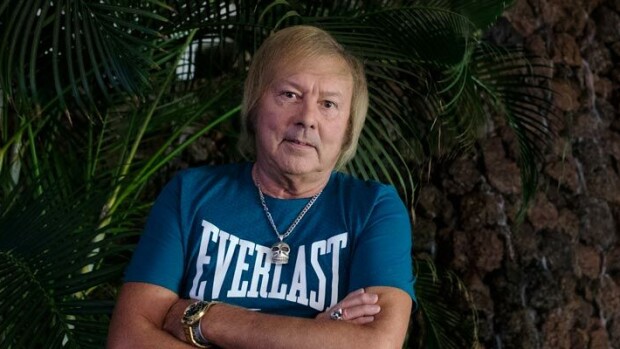 Täydellinen radiohiljaisuus! Danny bongattiin upean mysteeriblondin seurassa Raumalla – laulajalegenda vaikenee tapauksesta täysin! Danny