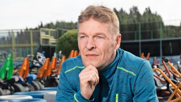 Riutunut ja rahaton Toni Nieminen avautuu erotuskastaan: Haudoin synkkiä ajatuksia! Toni Nieminen