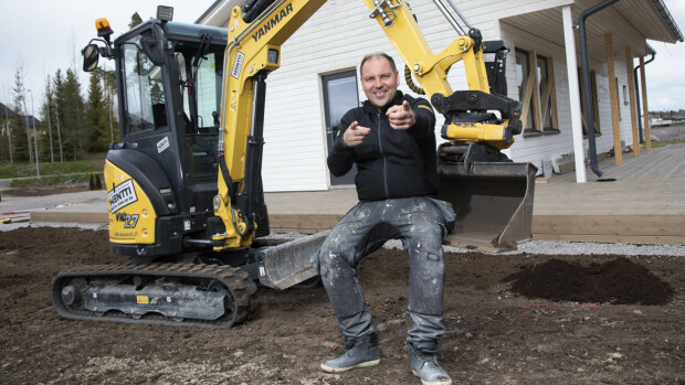 Ei vieläkään hääkellojen kuminaa! Big Brother -legenda Perttu Sirviö viihtyy hanskat kädessä raksalla: 'Parisuhde voi hyvin, olemme onnellisia näin' BB-perttu