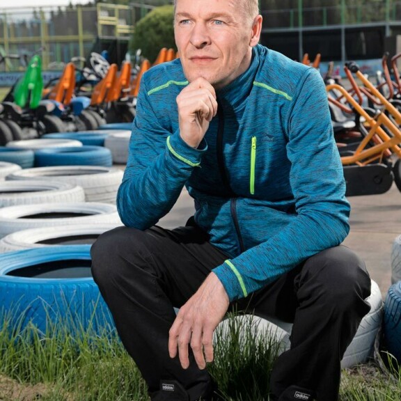 Toni sanoo käyneensä viimeisimmän eronsa jälkeen henkisesti pohjalla. – Olin totaalisen rikki. Paikanvaihdos oli pakollinen. Toni sanoo käyneensä viimeisimmän eronsa jälkeen henkisesti pohjalla. – Olin totaalisen rikki. Paikanvaihdos oli pakollinen.